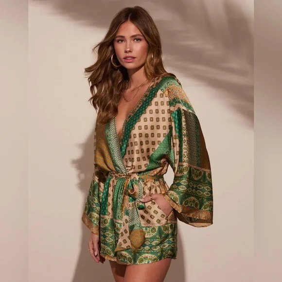 NWT VICI Palm Canyon Satin Tie Waist Romper - Picture 3 of 6